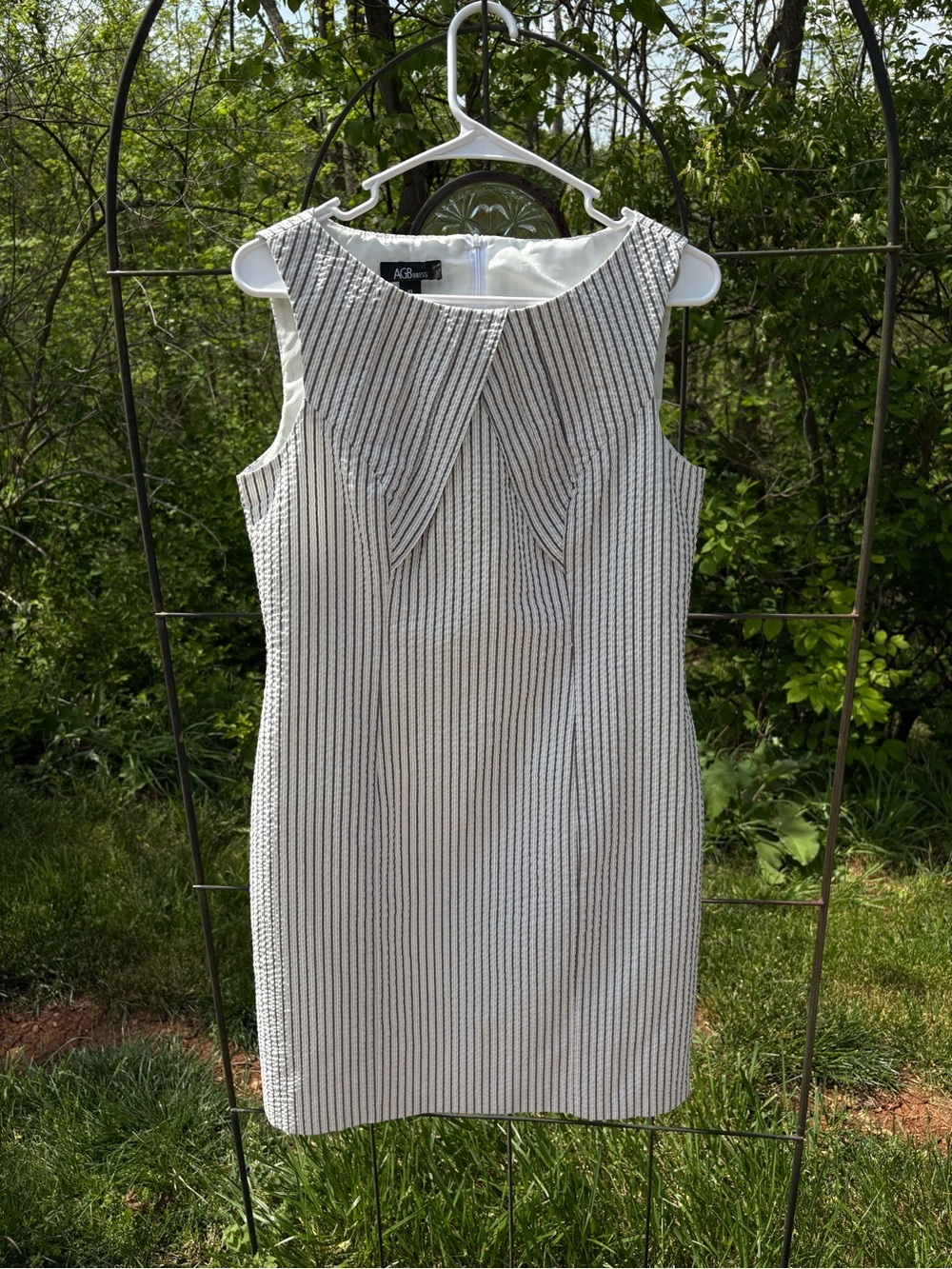 Vintage Knee Length Dress Sleeveless Women Size 10 Gray White Stripe Seersucker
